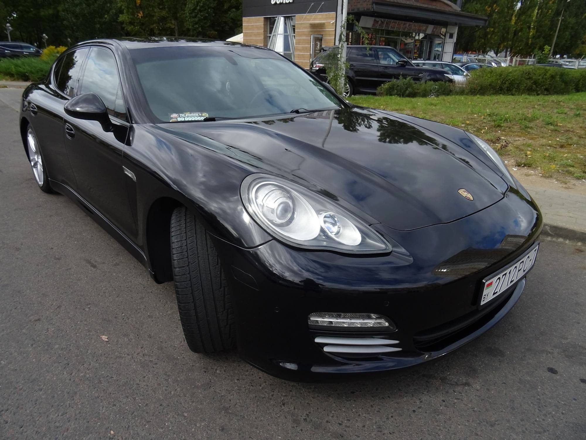 Porsche Panamera 4